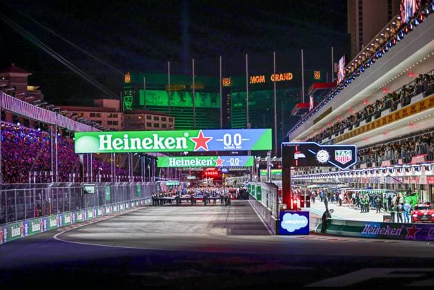 Track atmosphere before the start of the race during the Sunday of the Formula 1 Heineken Las Vegas Grand Prix 2025 at Las Vegas Strip Circuit, ahead of Round 22 of 24 of the 2025 FIA Formula One World Championship, WM, Weltmeisterschaft (November 20-23, 2025). Formula 1 Heineken Las Vegas Grand Prix 2025