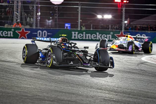 Carlos Sainz Jr. (ESP) - Williams Racing - Williams FW47 - Mercedes during the Sunday of the Formula 1 Heineken Las Vegas Grand Prix 2025 at Las Vegas Strip Circuit, ahead of Round 22 of 24 of the 2025 FIA Formula One World Championship, WM, Weltmeisterschaft (November 20-23, 2025). Formula 1 Heineken Las Vegas Grand Prix 2025