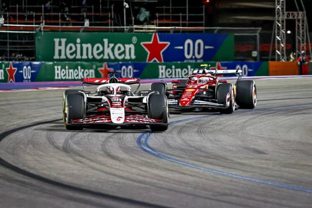 Esteban Ocon (FRA) - Haas F1 Team - Haas VF-25 - Ferrari during the Sunday of the Formula 1 Heineken Las Vegas Grand Prix 2025 at Las Vegas Strip Circuit, ahead of Round 22 of 24 of the 2025 FIA Formula One World Championship, WM, Weltmeisterschaft (November 20-23, 2025). Formula 1 Heineken Las Vegas Grand Prix 2025