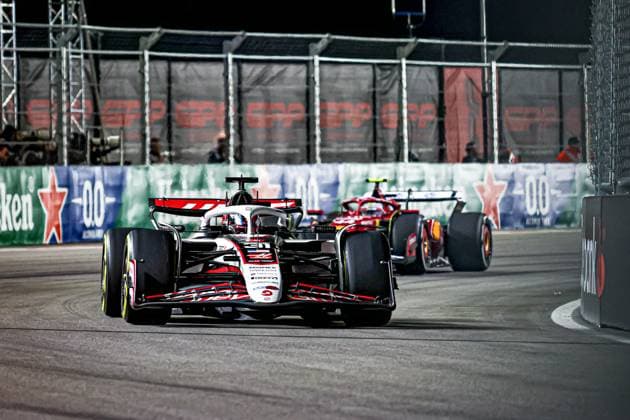 Esteban Ocon (FRA) - Haas F1 Team - Haas VF-25 - Ferrari during the Sunday of the Formula 1 Heineken Las Vegas Grand Prix 2025 at Las Vegas Strip Circuit, ahead of Round 22 of 24 of the 2025 FIA Formula One World Championship, WM, Weltmeisterschaft (November 20-23, 2025). Formula 1 Heineken Las Vegas Grand Prix 2025