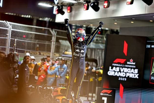 Max Verstappen (NED) - Oracle Red Bull Racing - Red Bull RB21 - Honda RBPT celebrating victory of the race during the Sunday of the Formula 1 Heineken Las Vegas Grand Prix 2025 at Las Vegas Strip Circuit, ahead of Round 22 of 24 of the 2025 FIA Formula One World Championship, WM, Weltmeisterschaft (November 20-23, 2025). Formula 1 Heineken Las Vegas Grand Prix 2025