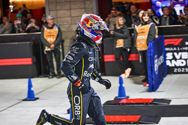 Max Verstappen (NED) - Oracle Red Bull Racing - Red Bull RB21 - Honda RBPT celebrating victory of the race during the Sunday of the Formula 1 Heineken Las Vegas Grand Prix 2025 at Las Vegas Strip Circuit, ahead of Round 22 of 24 of the 2025 FIA Formula One World Championship, WM, Weltmeisterschaft (November 20-23, 2025). Formula 1 Heineken Las Vegas Grand Prix 2025
