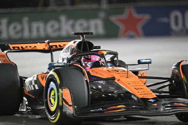 Formula 1 Grand Prix of Las Vegas 2025 - Race night LAS VEGAS, NEVADA - NOVEMBER 22: Oscar Piastri of McLaren Formula 1 Team (81) competes the race for championship of F1 Grand Prix of Las Vegas at Las Vegas Strip Circuit on November 22, 2025 in Las Vegas, Nevada, United States. Tayfun Coskun Anadolu Las Vegas United States. Editorial use only. Please get in touch for any other usage.  Copyright: x2025xAnadoluxTayfunxCoskunx