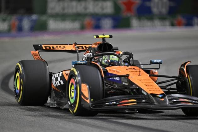 Formula 1 Grand Prix of Las Vegas 2025 - Race night LAS VEGAS, NEVADA - NOVEMBER 22: Lando Norris of McLaren Formula 1 Team (4) competes the race for championship of F1 Grand Prix of Las Vegas at Las Vegas Strip Circuit on November 22, 2025 in Las Vegas, Nevada, United States. Tayfun Coskun Anadolu Las Vegas United States. Editorial use only. Please get in touch for any other usage.  Copyright: x2025xAnadoluxTayfunxCoskunx