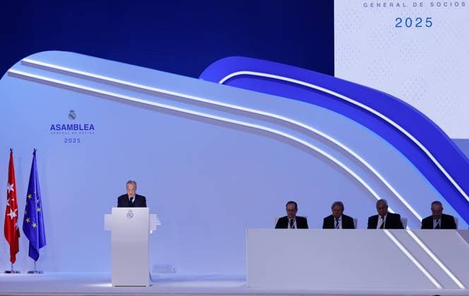 November 23, 2025, Valdebebas, Madrid, Spain: Florentino Perez, President of Real Madrid, attends during the Ordinary General Assembly of Representative Members of Real Madrid C.F. at Ciudad Deportiva Real Madrid on November 23, 2025, in Valdebebas, Madrid, Spain. Valdebebas Spain - ZUMAa181 20251123_zaa_a181_006 Copyright: xDennisxAgyemanx