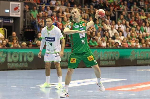 22 11 2025, xgox, Handball Daikin HBL SC Magdeburg HSG Wetzlar emspor, v l Omar Ingi Magnusson Magdeburg, 14 at Siebenmeter Magdeburg