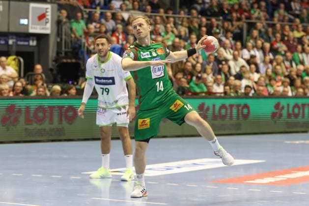 22 11 2025, xgox, Handball Daikin HBL SC Magdeburg HSG Wetzlar emspor, v l Omar Ingi Magnusson Magdeburg, 14 at Siebenmeter Magdeburg