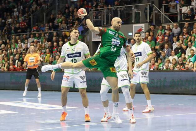 22 11 2025, xgox, Handball Daikin HBL SC Magdeburg HSG Wetzlar emspor, v l Oscar Bergendahl Magdeburg, 54 throws goal, Torschuetze, scores goal, Treffer, scores the goal Magdeburg