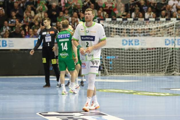 22 11 2025, xgox, Handball Daikin HBL SC Magdeburg HSG Wetzlar emspor, v l Nikola Grahovac Wetzlar, 2 disappointed, looks disappointed, dejected, disappointed Magdeburg