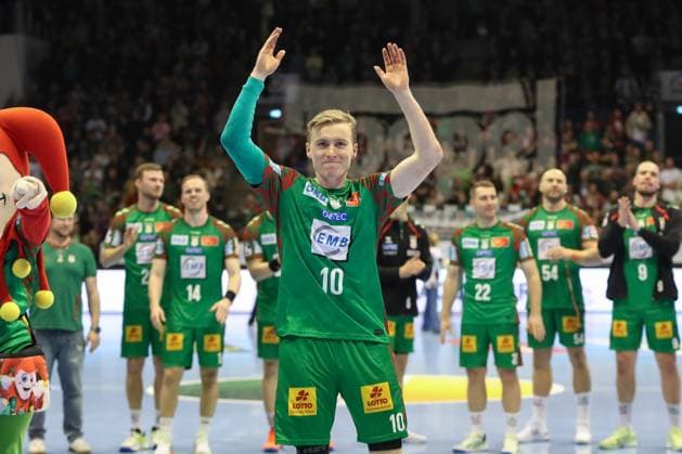 22 11 2025, xgox, Handball Daikin HBL SC Magdeburg HSG Wetzlar emspor, v l Gisli Thorgeir Kristjansson Magdeburg, 10 extends his contract until 2030, Contract extension Magdeburg