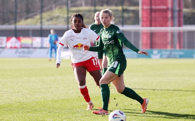 Leipzig, 23 11 2025, Red Bull Campus, Soccer, 1 Bundesliga, Women 11 Matchday , RB Leipzig vs Vfl Wolfsburg , Pictured from left Delice Boboy 17, Leipzig , Justine Kielland 18, Wolfsburg , For editorial use only Only editorial use , DFL DFB regulations prohibit any use of photographs as image sequences and or quasi video ,