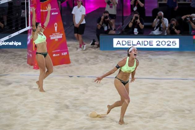 Beach volleyball, Beachvolleyball World Championship, WM, Weltmeisterschaft Tina Graudina and Anastasija Samoilova (LAT) celebrate victory against Kristen Nuss and Taryn Brasher (USA) during the Women™s Final match of the Beach Volleyball World Championships at The Drive in Adelaide, Sunday, November 23, 2025. ( NO ARCHIVING, EDITORIAL USE ONLY ADELAIDE SOUTH AUSTRALIA AUSTRALIA  Copyright: xMATTxTURNERx 20251123120204413629
