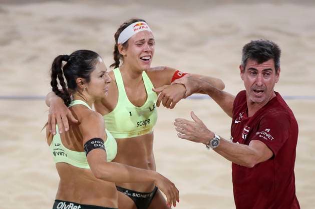 Beach volleyball, Beachvolleyball World Championship, WM, Weltmeisterschaft Tina Graudina and Anastasija Samoilova (LAT) celebrate victory against Kristen Nuss and Taryn Brasher (USA) during the Women™s Final match of the Beach Volleyball World Championships at The Drive in Adelaide, Sunday, November 23, 2025. ( NO ARCHIVING, EDITORIAL USE ONLY ADELAIDE SOUTH AUSTRALIA AUSTRALIA  Copyright: xMATTxTURNERx 20251123127655580621