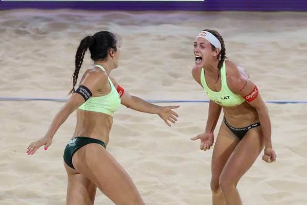 Beach volleyball, Beachvolleyball World Championship, WM, Weltmeisterschaft Tina Graudina and Anastasija Samoilova (LAT) celebrate victory against Kristen Nuss and Taryn Brasher (USA) during the Women™s Final match of the Beach Volleyball World Championships at The Drive in Adelaide, Sunday, November 23, 2025. ( NO ARCHIVING, EDITORIAL USE ONLY ADELAIDE SOUTH AUSTRALIA AUSTRALIA  Copyright: xMATTxTURNERx 20251123155518138495