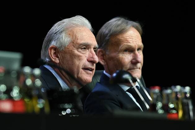 General Meeting Borussia Dortmund on 23 11 2025 in the Westfalenhalle in Dortmund Dr Reinhold Lunow President Dortmund , left Hans Joachim Watzke Chairman Management Dortmund , right xRx