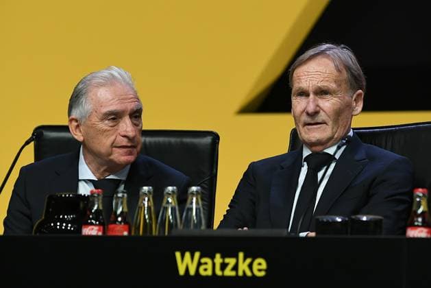 General Meeting Borussia Dortmund on 23 11 2025 in the Westfalenhalle in Dortmund Dr Reinhold Lunow President Dortmund , left Hans Joachim Watzke Chairman Management Dortmund , right xRx