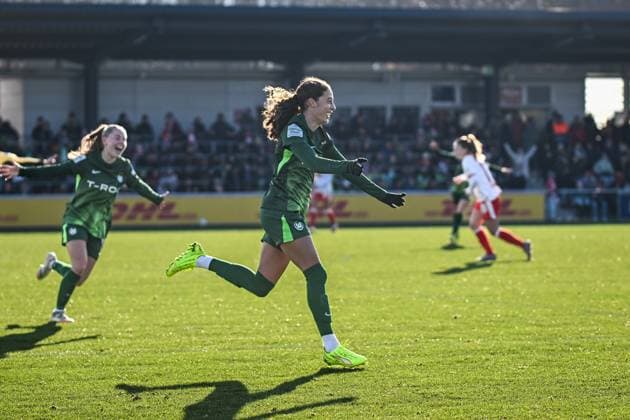 Soccer I Women I Season 2025 2026 I Bundesliga I Matchday 11 I RB Leipzig VfL Wolfsburg I 23 11 2025 Goal celebration Goalscorer to 2 0 from the visitors perspective Kessya Bussy 19, VfL Wolfsburg Leipzig RB Training Center, Cottaweg 7 Saxony Germany Copyright: xLobeca InesxHähnelx