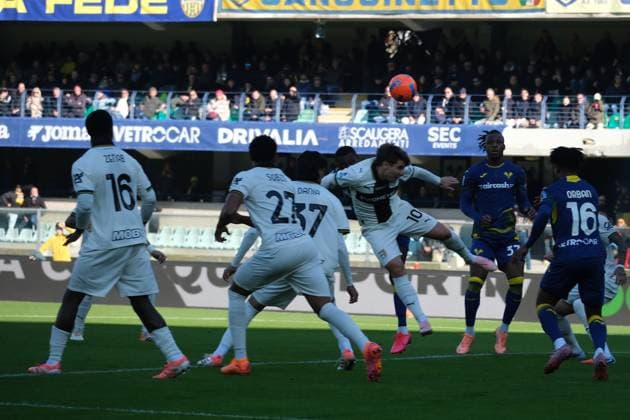Adrian Bernabe of Parma Calcio 1913 hit the ball during the soccer match between Hellas Verona FC and Parma Calcio, MD12 of Serie A Enilive Italian soccer championship 2025 2026 at Marcantonio Bentegodi Stadium on November 23, 2025, Verona, Italy.  Copyright: xRobertoxTommasini IPAxSportx xipa-agency.netx xx IPA_68290441 IPA_Agency_IPA68290441