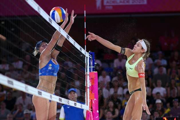 Beach volleyball, Beachvolleyball World Championship, WM, Weltmeisterschaft Tina Graudina and Anastasija Samoilova (LAT) v Kristen Nuss and Taryn Brasher (USA) during the Women™s Final match of the Beach Volleyball World Championships at The Drive in Adelaide, Sunday, November 23, 2025. ( NO ARCHIVING, EDITORIAL USE ONLY ADELAIDE SOUTH AUSTRALIA AUSTRALIA  Copyright: xMATTxTURNERx 20251123134763792696