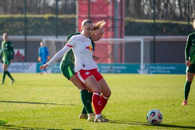 GER, Leipzig, Football, Google Pixel Womens Bundesliga, Matchday 11, RB Leipzig vs VFL Wolfsburg in the picture from l Lou Ann Joly RB Leipzig 06 , Zweikampf 23 11 2025, RB Leipzig Training Academy, Cottaweg Leipzig DFB REGULATIONS PROHIBIT ANY USE OF PHOTOGRAPHS AS IMAGE SEQUENCES AND OR QUASI VIDEO, Copyright: HMBxMedia PaulxFritz