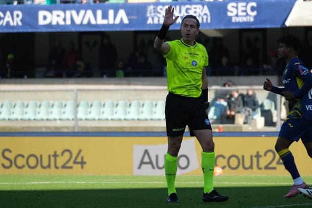 CALCIO - Serie A - Hellas Verona FC vs Parma Calcio The Referee of the match, Luca Pairetto of Nichelino AIA delegation during the soccer match between Hellas Verona FC and Parma Calcio, MD12 of Serie A Enilive Italian soccer championship 2025 2026 at Marcantonio Bentegodi Stadium on November 23, 2025, Verona, Italy. Verona Italy  Copyright: xIPAxSport ABACAx