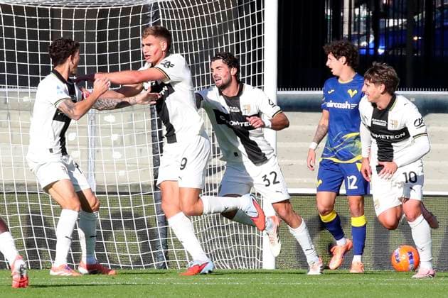 Parma™s Mateo Pellegrino celebration goal 0-1 during the Serie A soccer match between Hellas Verona and Parma at the Bentegodi Stadium in Verona, north west Italy - Sunday , November 23 , 2025. - Soccer .  Copyright: xPaolaxGarbuio Lapressex