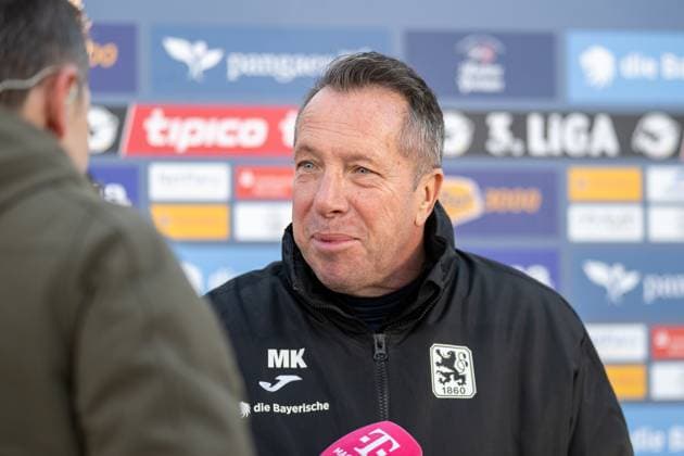 Head coach Markus Kauczinski TSV 1860 Muenchen with a smile, TSV 1860 Muenchen vs 1 FC Saarbruecken, 3 Liga, 15 Matchday, 23 11 2025 DFB regulations prohibit any use of photographs as image sequences and or quasi video Muenchen Bayern Germany Copyright: xkolbert-press UlrichxGamelx