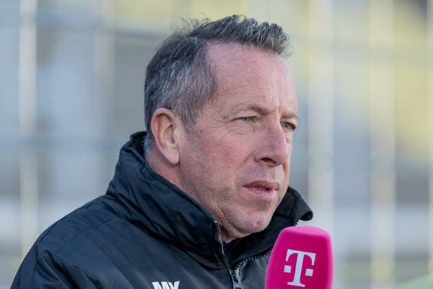 Markus Kauczinski Head Coach, TSV 1860 Muenchen at the TV interview with Magentasport before the match Portrait Portraet GER, TSV 1860 Muenchen vs 1 FC Saarbruecken, Soccer, 3 Bundesliga, Matchday 15, Season 2025 2026, 23 11 2025 DFL DFB REGULATIONS PROHIBIT ANY USE OF PHOTOGRAPHS as IMAGE SEQUENCES and or QUASI VIDEO GER, TSV 1860 Muenchen vs 1 FC Saarbruecken, Football, 3 Bundesliga, Matchday 15, Season 2025 2026, 23 11 2025 Muenchen Copyright: xEibner-Pressefoto HeikexFeinerx EP_HFR