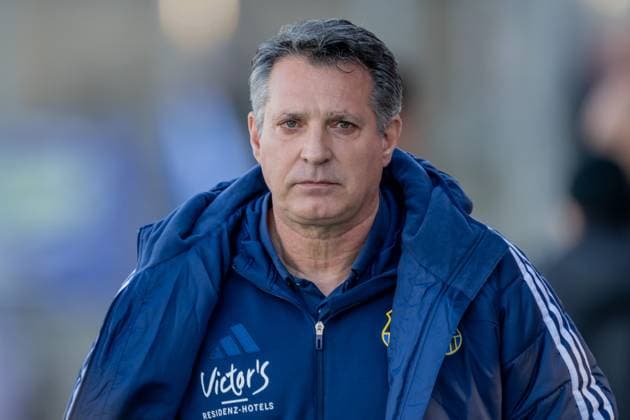 Alois Schwartz Head Coach, 1 FC Saarbruecken GER, TSV 1860 Muenchen vs 1 FC Saarbruecken, Football, 3 Bundesliga, Matchday 15, Season 2025 2026, 23 11 2025 DFL DFB REGULATIONS PROHIBIT ANY USE OF PHOTOGRAPHS as IMAGE SEQUENCES and or QUASI VIDEO GER, TSV 1860 Muenchen vs 1 FC Saarbruecken, Football, 3 Bundesliga, Matchday 15, Season 2025 2026, 23 11 2025 Muenchen Copyright: xEibner-Pressefoto HeikexFeinerx EP_HFR