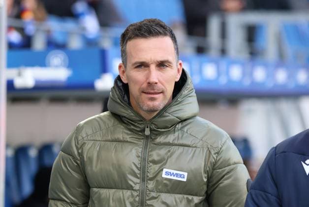 23 11 2025, Football, Men, 2 Bundesliga, Season 2025 2026, Karlsruher SC SV 07 Elversberg, Coach Christian Eichner Karlsruher SC Karlsruhe BBBank Wildpark Baden Württemberg Germany DEU Copyright: xSebastianxBachx
