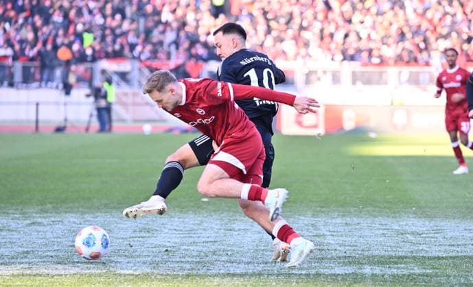 23 11 2025 Soccer Season 2025 2026 2 Soccer Bundesliga 13 Matchday 1 FC Nürnberg FCN Club DSC Arminia Bielefeld Sportfoto Zink xwoxzix DFL regulations prohibit any use of photographs as image sequences and or quasi video only for editorial use Tim Handwerker 29, Arminia Bielefeld Julian Justvan 10, 1 FC Nürnberg FCN