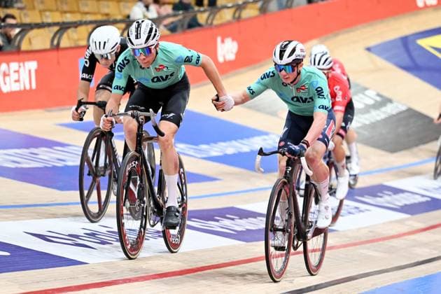 Belgian Witse Bertels and Belgian Thibaut Van Damme pictured in action during the last day of the Zesdaagse Vlaanderen-Gent six-day indoor Track cycling, Rad, Radsport, Bahnrad, Bahn event at the indoor cycling arena t Kuipke, Sunday 23 November 2025, in Gent. MAARTENxSTRAETEMANS  x143628941x
