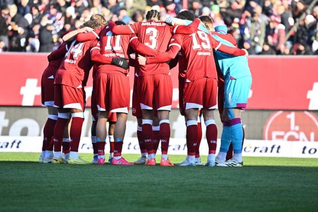 23 11 2025 Soccer Season 2025 2026 2 Soccer Bundesliga 13 Matchday 1 FC Nürnberg FCN Club DSC Arminia Bielefeld Sportfoto Zink xwoxzix DFL regulations prohibit any use of photographs as image sequences and or quasi video only for editorial use Teamkreis Mannschaft Team Bielefeld