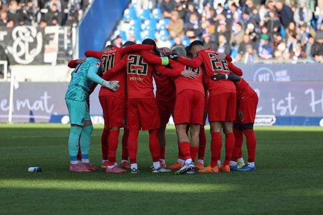 23 11 2025, Football, Men, 2 Bundesliga, Season 2025 2026, Karlsruher SC SV 07 Elversberg, The team SV 07 Elversberg Karlsruhe BBBank Wildpark Baden Württemberg Germany DEU Copyright: xSebastianxBachx