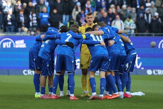 23 11 2025, Football, Men, 2 Bundesliga, Season 2025 2026, Karlsruher SC SV 07 Elversberg, The team Karlsruher SC Karlsruhe BBBank Wildpark Baden Württemberg Germany DEU Copyright: xSebastianxBachx