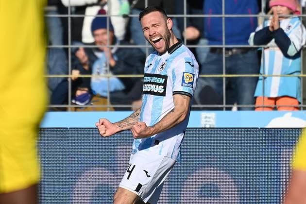Goal celebration Patrick HOBSCH TSV 1860 Muenchen after goal to 1 0, Cheering,Joy,Enthusiasm,Action, Soccer 3 Liga,15 Matchday, Season 2025 26 TSV 1860 Muenchen 1 FC Saarbrücken on 23 11 2025 GRUENWALDER STADION
