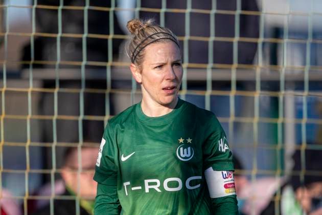 GER, Leipzig, Football, Google Pixel Womens Bundesliga, Matchday 11, RB Leipzig vs VFL Wolfsburg pictured from left Svenja Huth VFL Wolfsburg 10 , with captains armband DFB Campaign WE 29 Application for Womens European Championship 2029 23 11 2025, RB Leipzig Training Academy, Cottaweg Leipzig DFB REGULATIONS PROHIBIT ANY USE OF PHOTOGRAPHS AS IMAGE SEQUENCES AND OR QUASI VIDEO, Copyright: HMBxMedia PaulxFritz