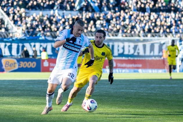 Calogero Rizzuto 7 1 FC Saarbruecken in duel with Sigurd Haugen 22 TSV 1860 Muenchen , TSV 1860 Muenchen vs 1 FC Saarbruecken, 3 Liga, 15 Spieltag, 23 11 2025 DFB regulations prohibit any use of photographs as image sequences and or quasi video Muenchen Bayern Germany Copyright: xkolbert-press UlrichxGamelx