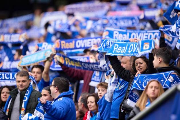 Real Oviedo v Rayo Vallecano - LaLiga EA Sports Fans of Real Oviedo reacts during the LaLiga EA Sports match between Real Oviedo and Rayo Vallecano at Carlos Tartiere on November 23, 2025, in Oviedo, Spain. Oviedo Carlos Tartiere Asturias Spain RL_ROVvRAYV_000010 Copyright: xRicardoxLarreinax