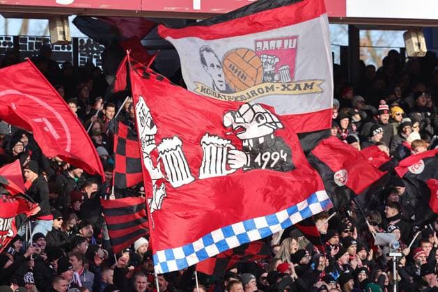 23 11 2025 Soccer Season 2025 2026 2 Soccer Bundesliga 13 Matchday 1 FC Nürnberg FCN Club DSC Arminia Bielefeld Sportfoto Zink DaMa xdaxmax DFL regulations prohibit any use of photographs as image sequences and or quasi video only for editorial use Symbolbild Symbolfoto Feature Impression Clubfan Clubfans FCN Fans Fans with waving flags