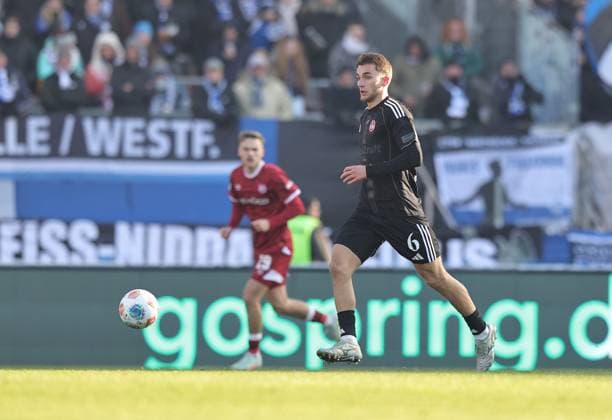 23 11 2025 Soccer Season 2025 2026 2 Soccer Bundesliga 13 Matchday 1 FC Nürnberg FCN Club DSC Arminia Bielefeld Sportfoto Zink DaMa xdaxmax DFL regulations prohibit any use of photographs as image sequences and or quasi video only for editorial use Adam Markhiev 6, 1 FC Nürnberg FCN