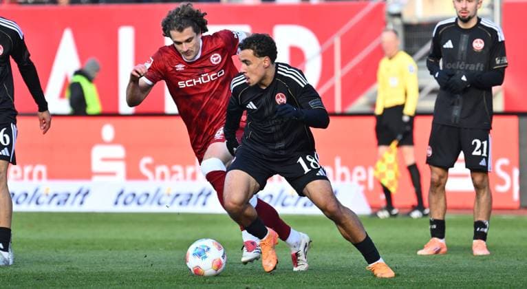 23 11 2025 Soccer Season 2025 2026 2 Soccer Bundesliga 13 Matchday 1 FC Nürnberg FCN Club DSC Arminia Bielefeld Sportfoto Zink xwoxzix DFL regulations prohibit any use of photographs as image sequences and or quasi video only for editorial use Mael Corboz 6, Arminia Bielefeld Rafael Lubach 18, 1 FC Nürnberg FCN