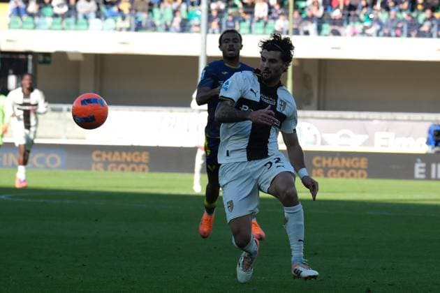 CALCIO - Serie A - Hellas Verona FC vs Parma Calcio Patrick Cutrone of Parma Calcio 1913 during the soccer match between Hellas Verona FC and Parma Calcio, MD12 of Serie A Enilive Italian soccer championship 2025 2026 at Marcantonio Bentegodi Stadium on November 23, 2025, Verona, Italy. Verona Italy  Copyright: xIPAxSport ABACAx