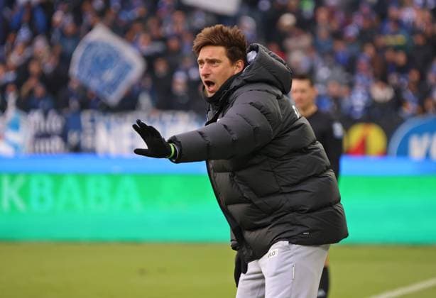 23 11 2025, Football, Men, 2 Bundesliga, Season 2025 2026, Karlsruher SC SV 07 Elversberg, Coach Vincent Wagner SV 07 Elversberg gestures, gives instructions Karlsruhe BBBank Wildpark Baden Württemberg Germany DEU Copyright: xFabianxKleerx
