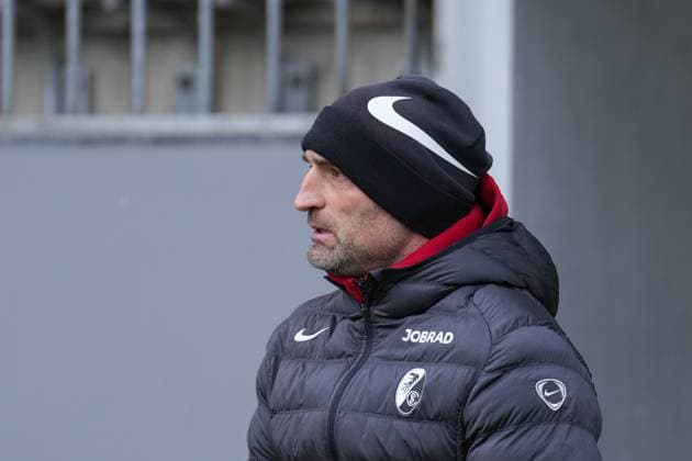 Bernhard Weis SC Freiburg II, Coach , Germany, Soccer, Regionalliga Südwest, Matchday 18, 2025 2026, SC Freiburg II vs SGV Freiberg, 23 11 2025, Dreisamstadion, Freiburg, Germany DFB REGULATIONS PROHIBIT ANY USE OF PHOTOGRAPHS AS IMAGE SEQUENCES AND OR QUASI VIDEO Freiburg Dreisamstadion Baden Wuerttemberg Germany Copyright: xArnexAmbergx