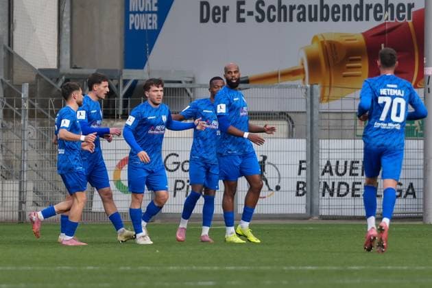 Meghon Valpoort SGV Freiberg, 77 hits, goal celebration, emotions, goal shot, finish, goal success, goal , Germany, Football, Regionalliga Südwest, 18 Matchday, 2025 2026, SC Freiburg II vs SGV Freiberg, 23 11 2025, Dreisamstadion, Freiburg, Germany DFB REGULATIONS PROHIBIT ANY USE OF PHOTOGRAPHS AS IMAGE SEQUENCES AND OR QUASI VIDEO Freiburg Dreisamstadion Baden Wuerttemberg Germany Copyright: xArnexAmbergx