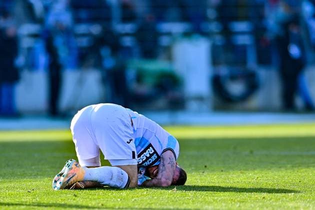 Patrick Hobsch TSV 1860, 34 lying on the ground, in pain after a foul, racked with pain, cropped image, single image, action, action, 23 11 2025, Munich Germany , Football, 3 Liga, TSV 1860 München 1 FC Saarbrücken, DFB DFL REGULATIONS PROHIBIT ANY USE OF PHOTOGRAPHS AS IMAGE SEQUENCES AND OR QUASI VIDEO xslx