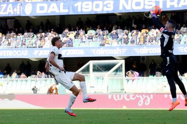 Parma™s Mateo Pellegrino goal 1-2 during the Serie A soccer match between Hellas Verona and Parma at the Bentegodi Stadium in Verona, north west Italy - Sunday , November 23 , 2025. - Soccer .  Copyright: xPaolaxGarbuio Lapressex