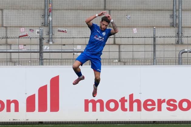 Leon Petö SGV Freiberg, 07 scores from penalty kick, penalty kick, goal celebration, emotions, goal shot, finish, goal success, goal , Germany, Football, Regionalliga Südwest, 18 Matchday, 2025 2026, SC Freiburg II vs SGV Freiberg, 23 11 2025, Dreisamstadion, Freiburg, Germany DFB REGULATIONS PROHIBIT ANY USE OF PHOTOGRAPHS AS IMAGE SEQUENCES AND OR QUASI VIDEO Freiburg Dreisamstadion Baden Wuerttemberg Germany Copyright: xArnexAmbergx