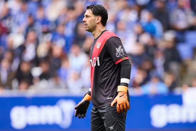 Real Oviedo v Rayo Vallecano - LaLiga EA Sports Augusto Martin Batalla of Rayo Vallecano looks on during the LaLiga EA Sports match between Real Oviedo and Rayo Vallecano at Carlos Tartiere on November 23, 2025, in Oviedo, Spain. Oviedo Carlos Tartiere Asturias Spain RL_ROVvRAYV_000047 Copyright: xRicardoxLarreinax